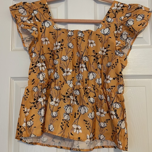 Cute Yellow Floral Top - Picture 2 of 2